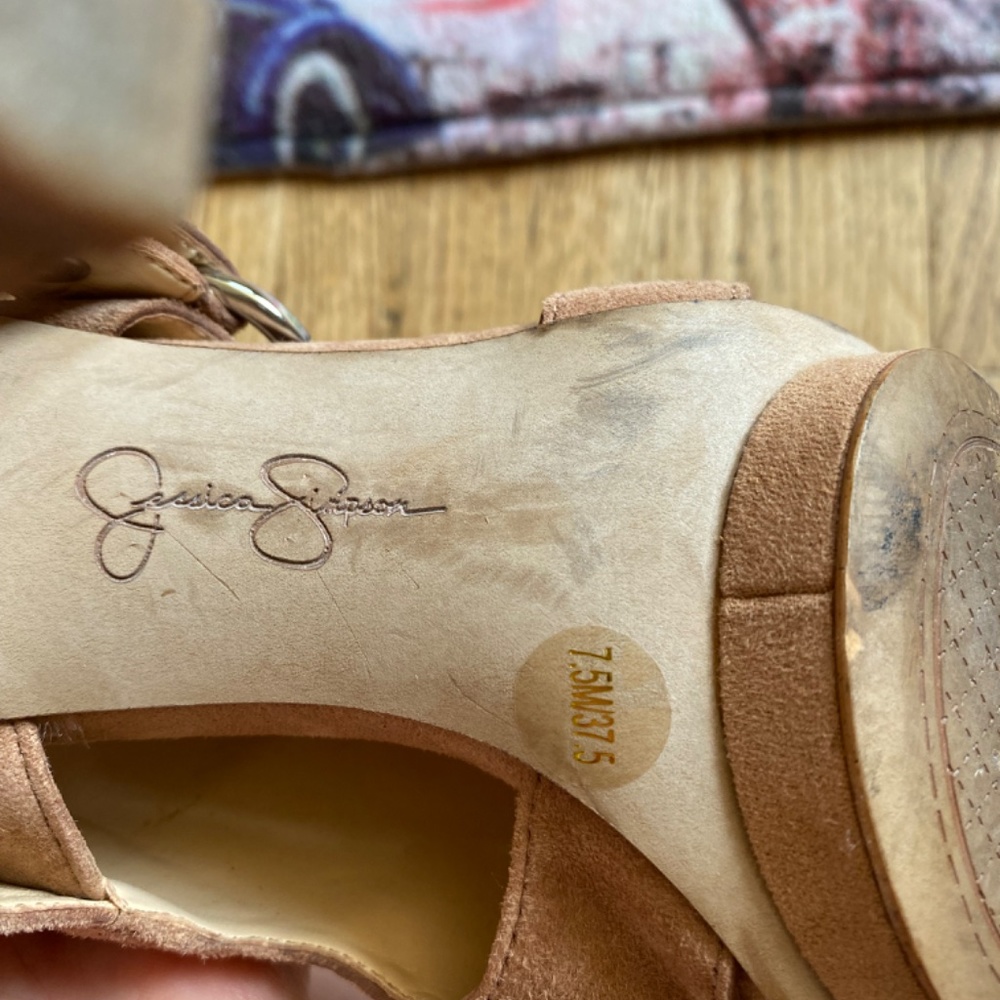 Heels - Picture 4 of 5
